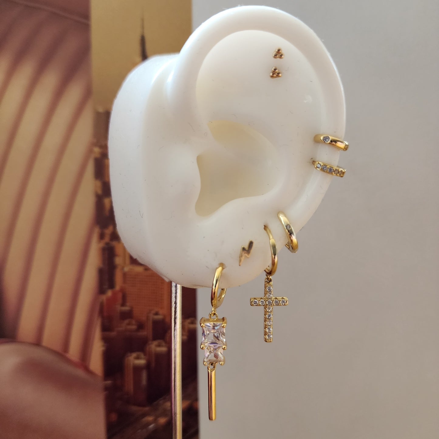 Arracada micro lisa 1 cz