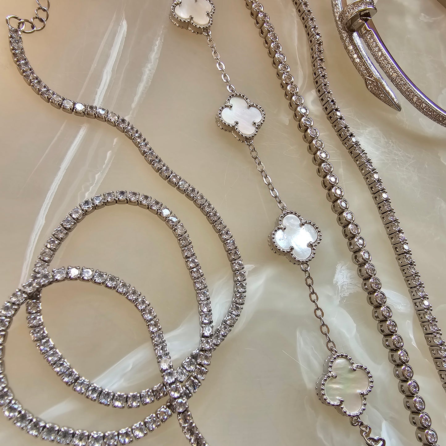 Pulsera clavo con circonias