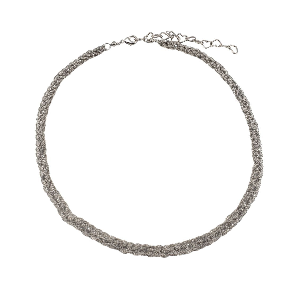 Choker trenzado y cadenas