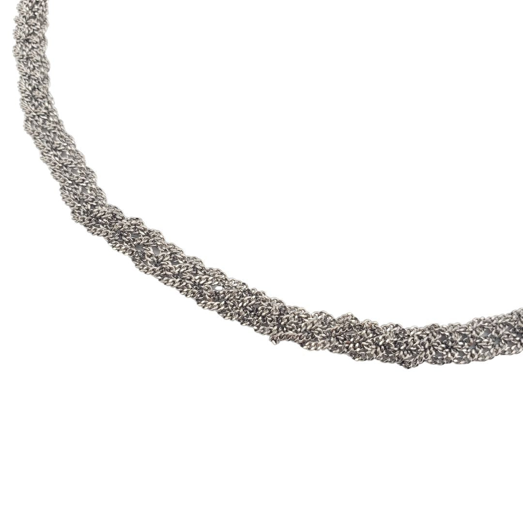 Choker trenzado y cadenas
