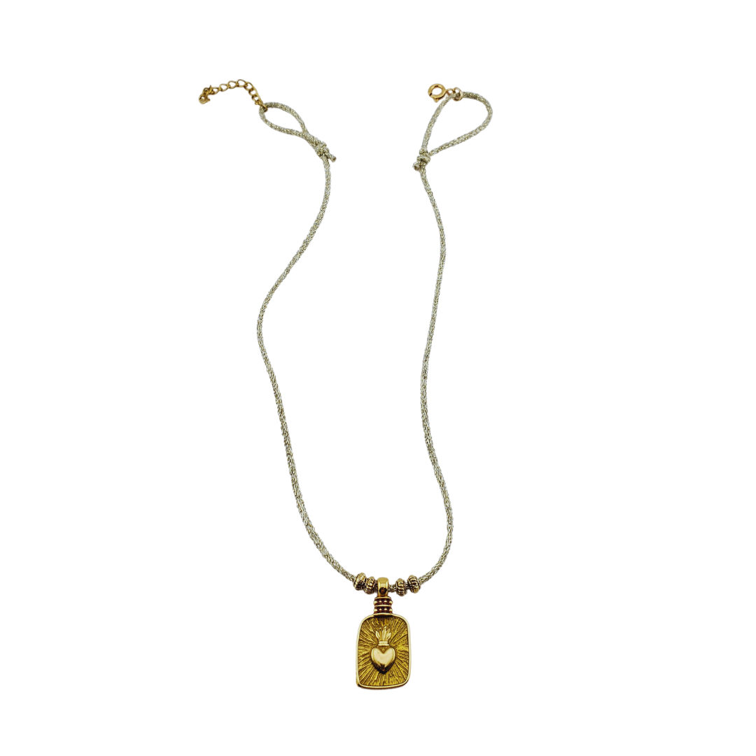 Collar cordon sagrado