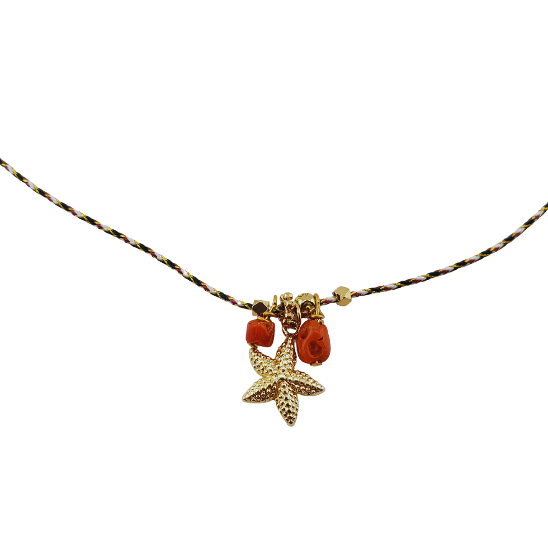 Collar hilo y charms