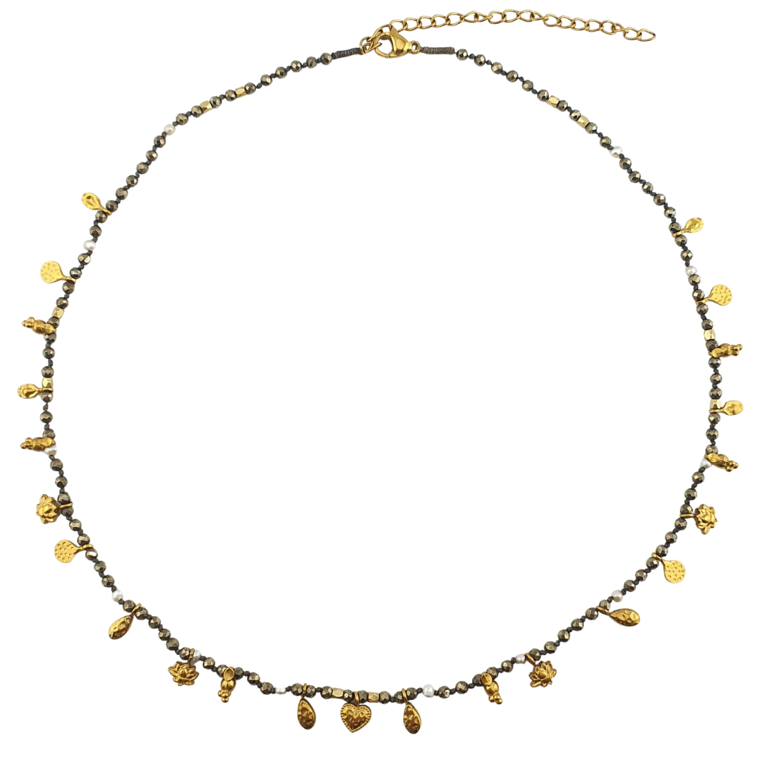 Collar de cristal gris con lotto corazon y oval