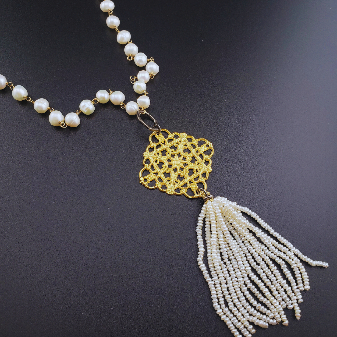 Collar largo perlas barroca y sello flor