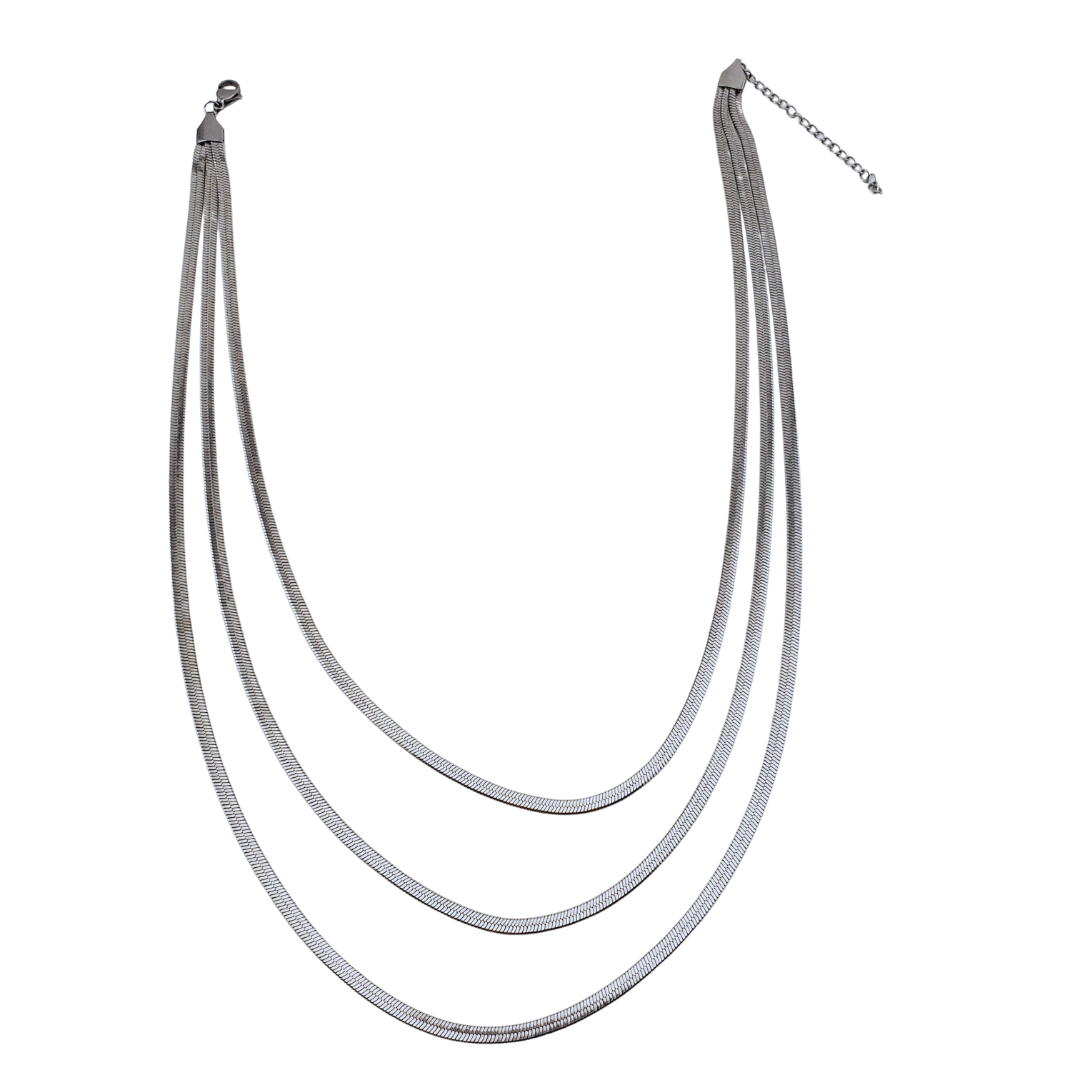 Cadena triple serpiente plana