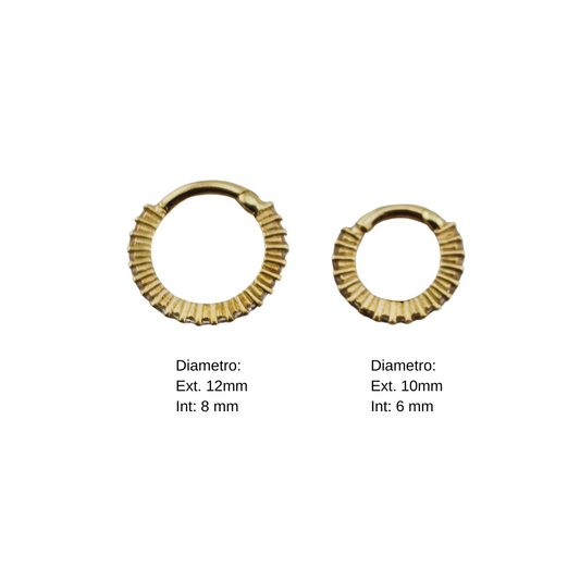 Arracada rayos linea oro.