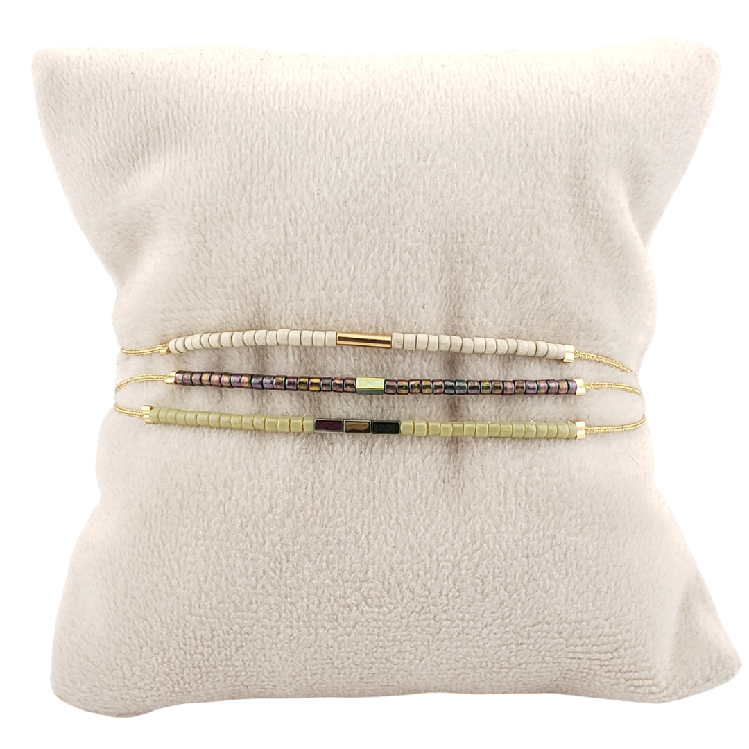 Pulsera triple hilo cristales.