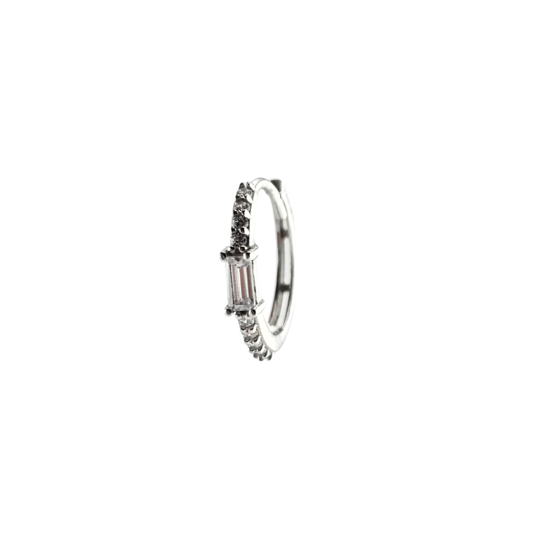 Arracada baguette y linea circonia Oro 14k blanco