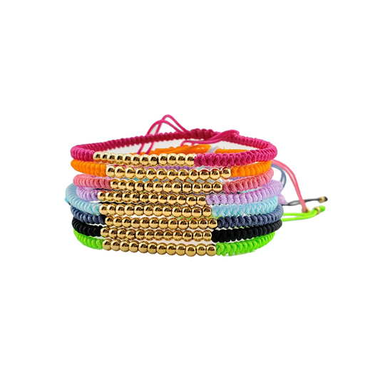 Pulsera tejida en forma circular