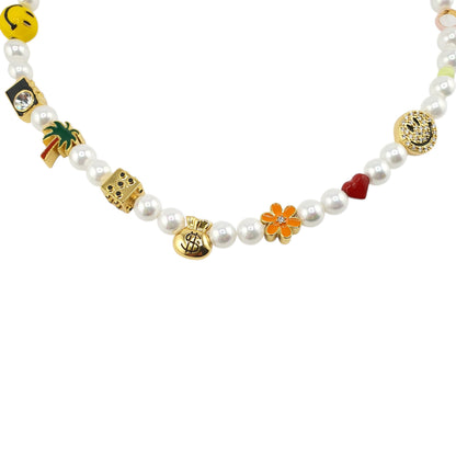 Collar perlas y cool charms