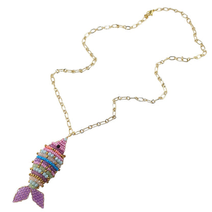 Collar pez bordado