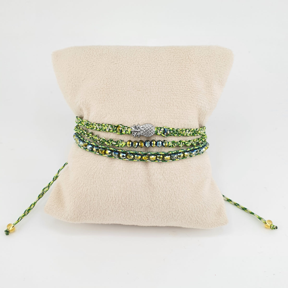Pulsera triple tejida