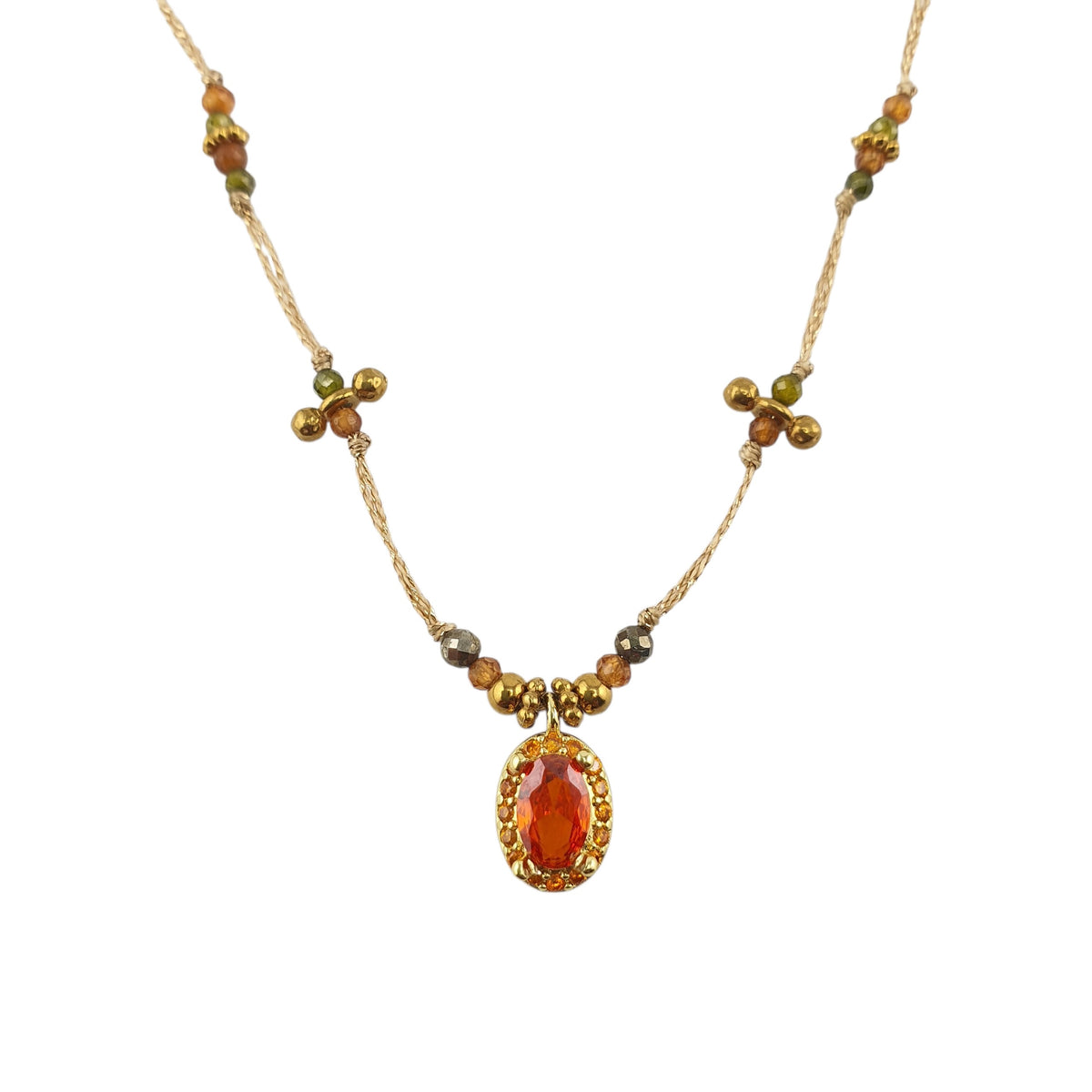 Collar hilo peridoto y granate hesonita y ovalo peridoto naranja