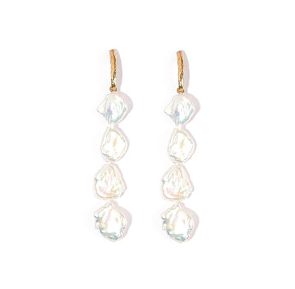 Arete largo 5 perlas keishi