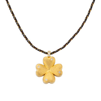 Collar trebol 3D cordon