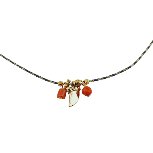 Collar hilo y charms