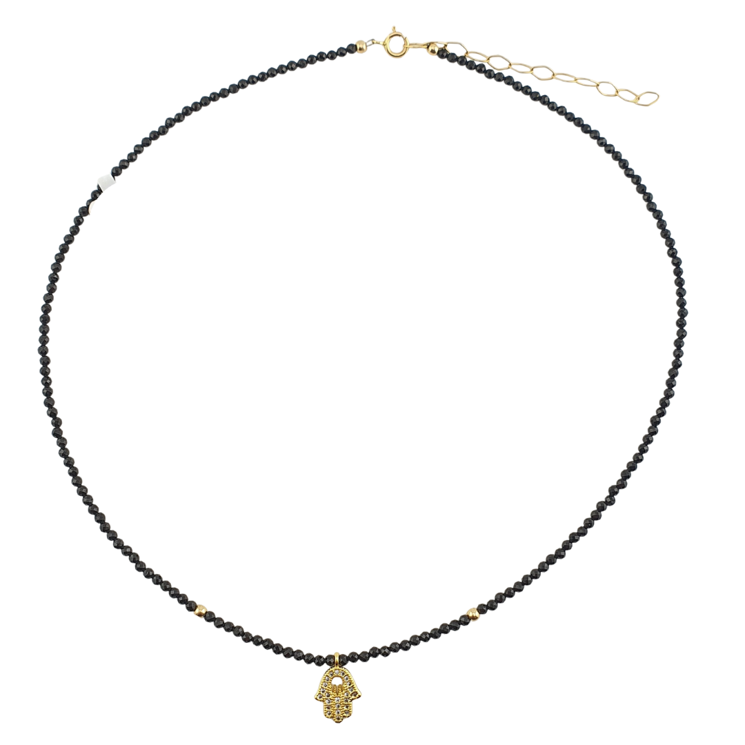 Collar de espinela negra y dije