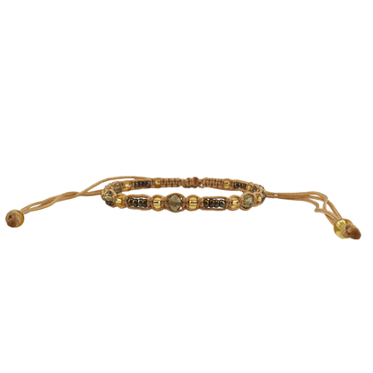 Pulsera cristal checo entre tejido