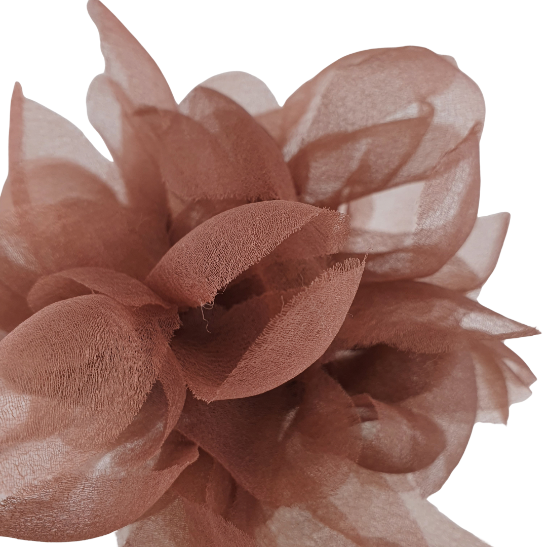 Broche flor organza