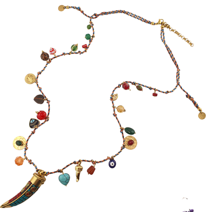 Collar largo cordon multicharms colmillo turquesa y rojo