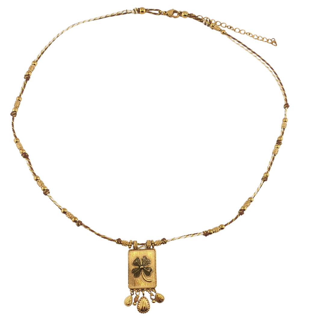 Collar hilo placa trebol