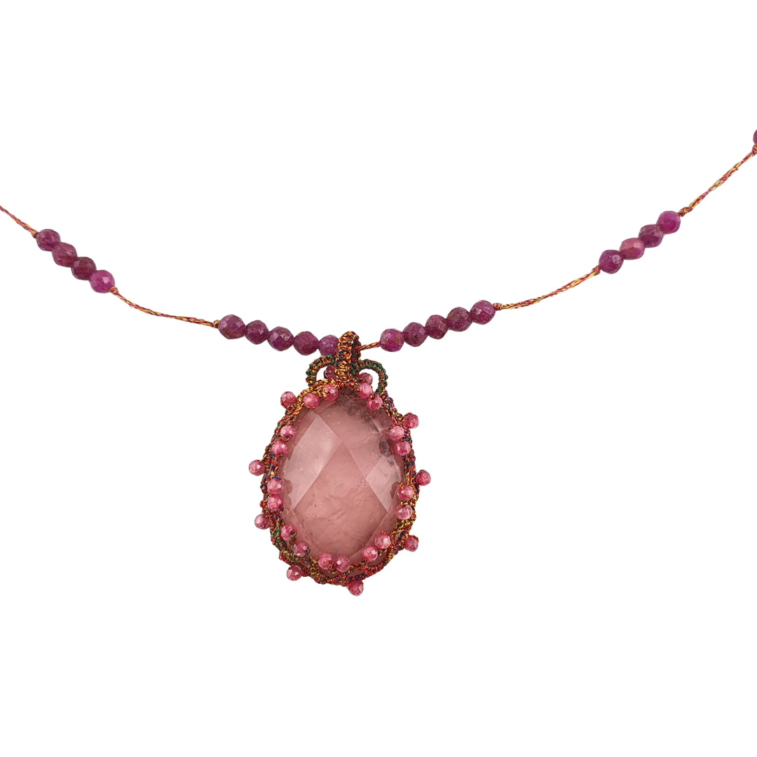 Collar calcedonia tejida hilo granate