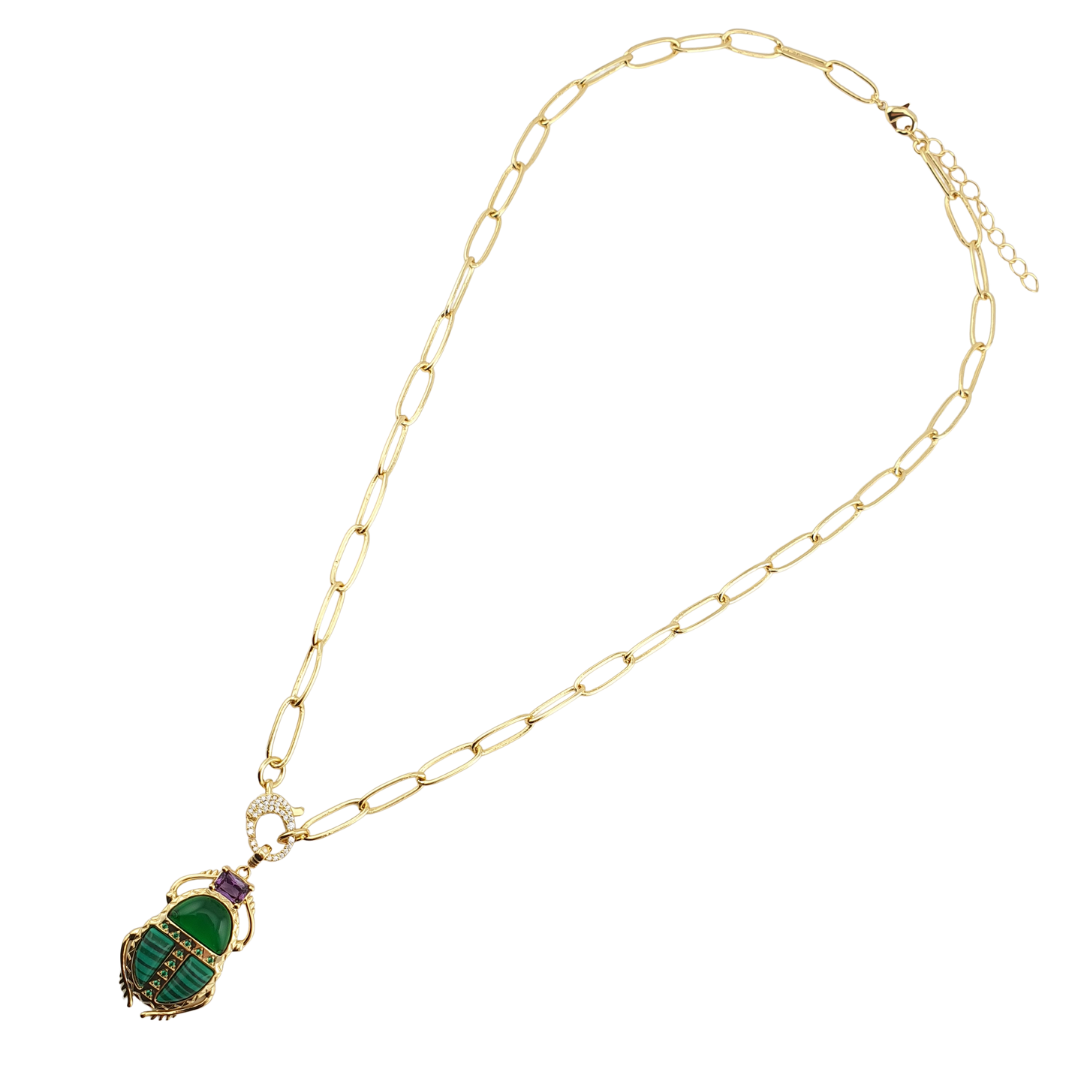 Cadena broche frente escarabajo verde circonias
