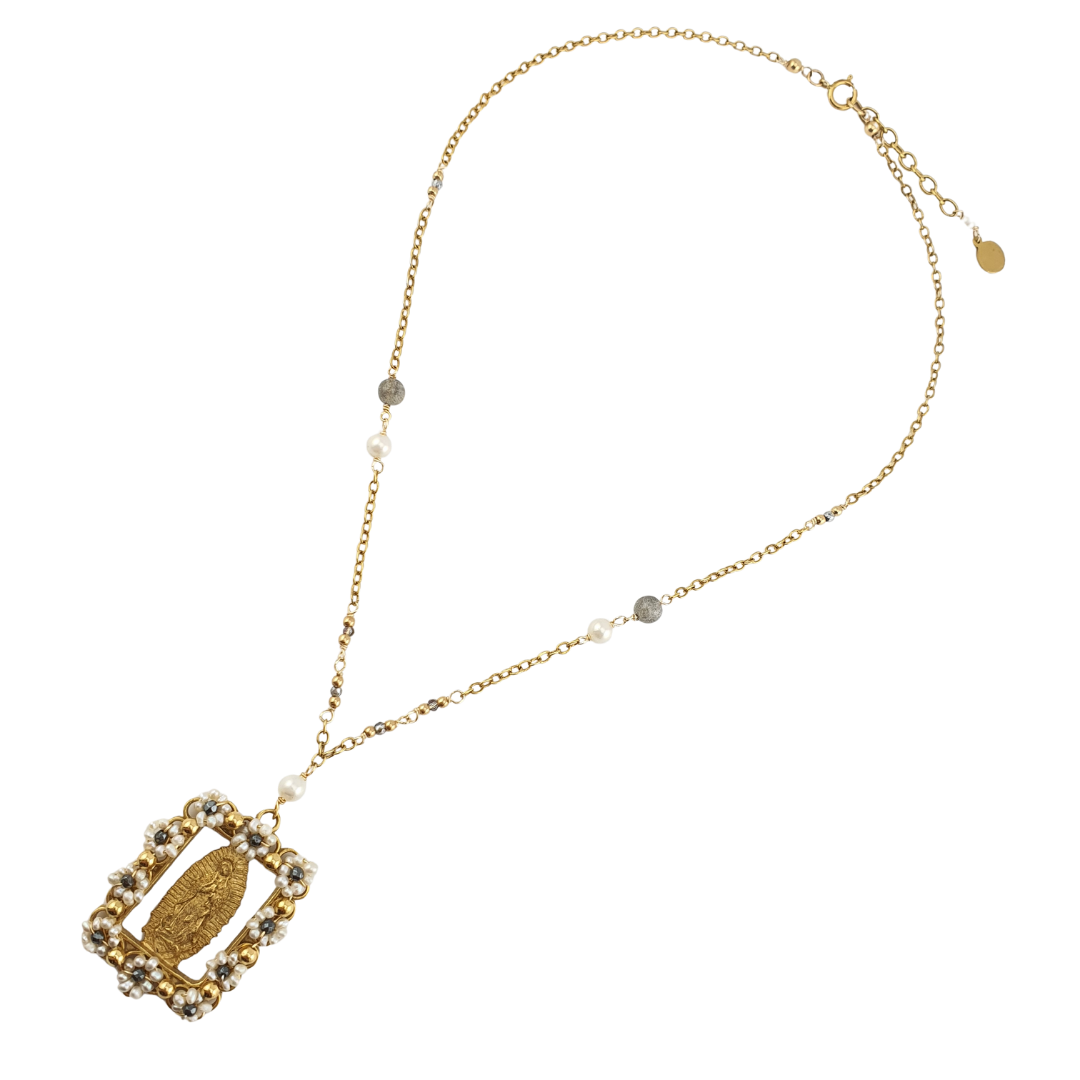 Cadena medalla Guadalupe y bordado