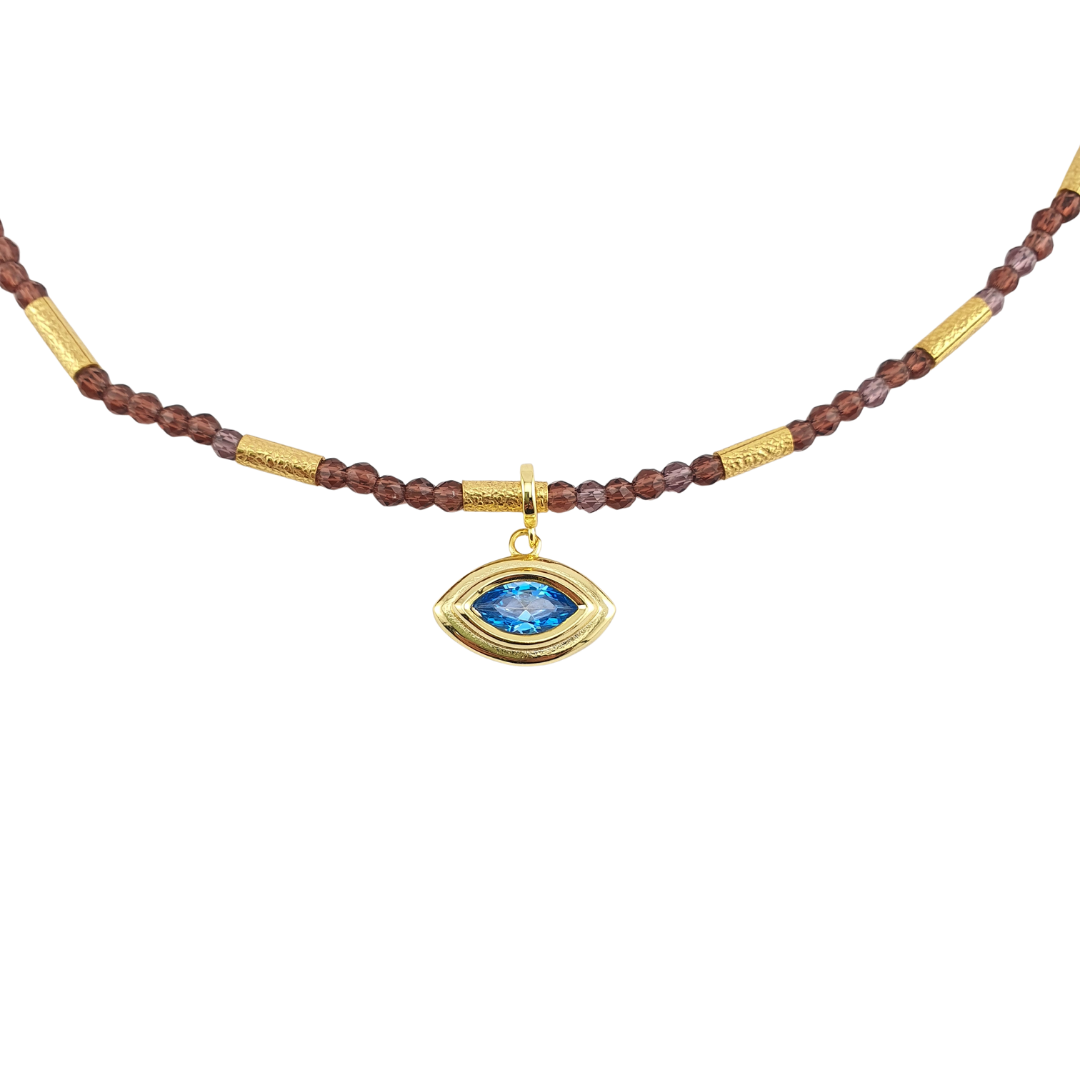 Collar cristal checo entre popotes