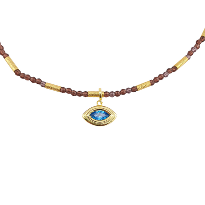 Collar cristal checo entre popotes