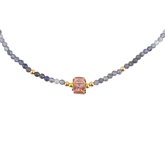 Collar Iolita cardierita barril circonias rosa