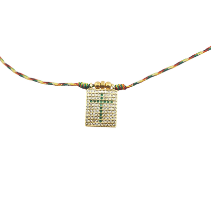 Collar hilo con placa cruz