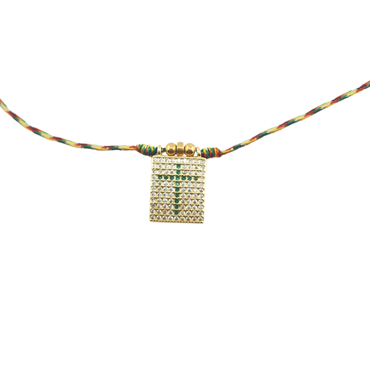 Collar hilo con placa cruz