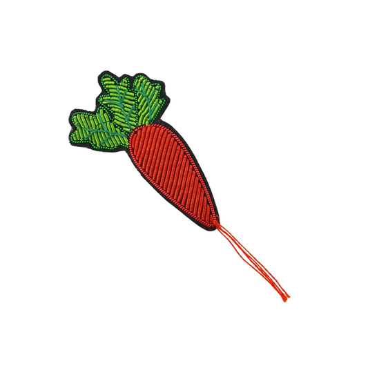 Broche Zanahoria tejida