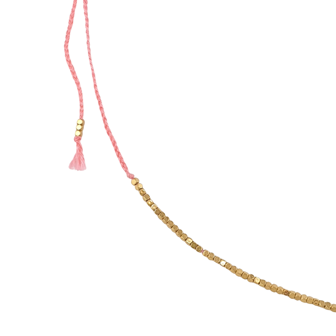 Collar hilo cubos y moneda centro