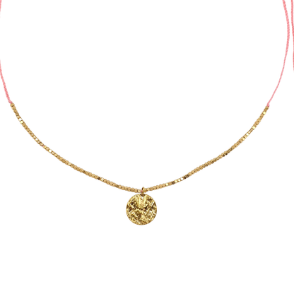 Collar hilo cubos y moneda centro