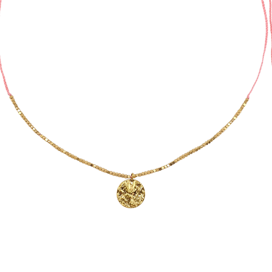 Collar hilo cubos y moneda centro