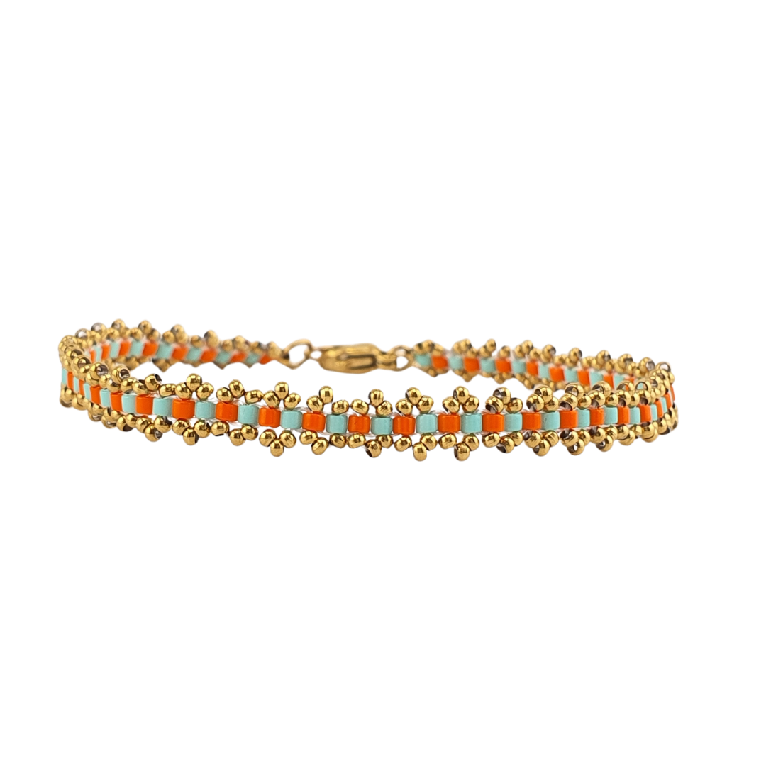 Pulsera cristales y bolitas afuera