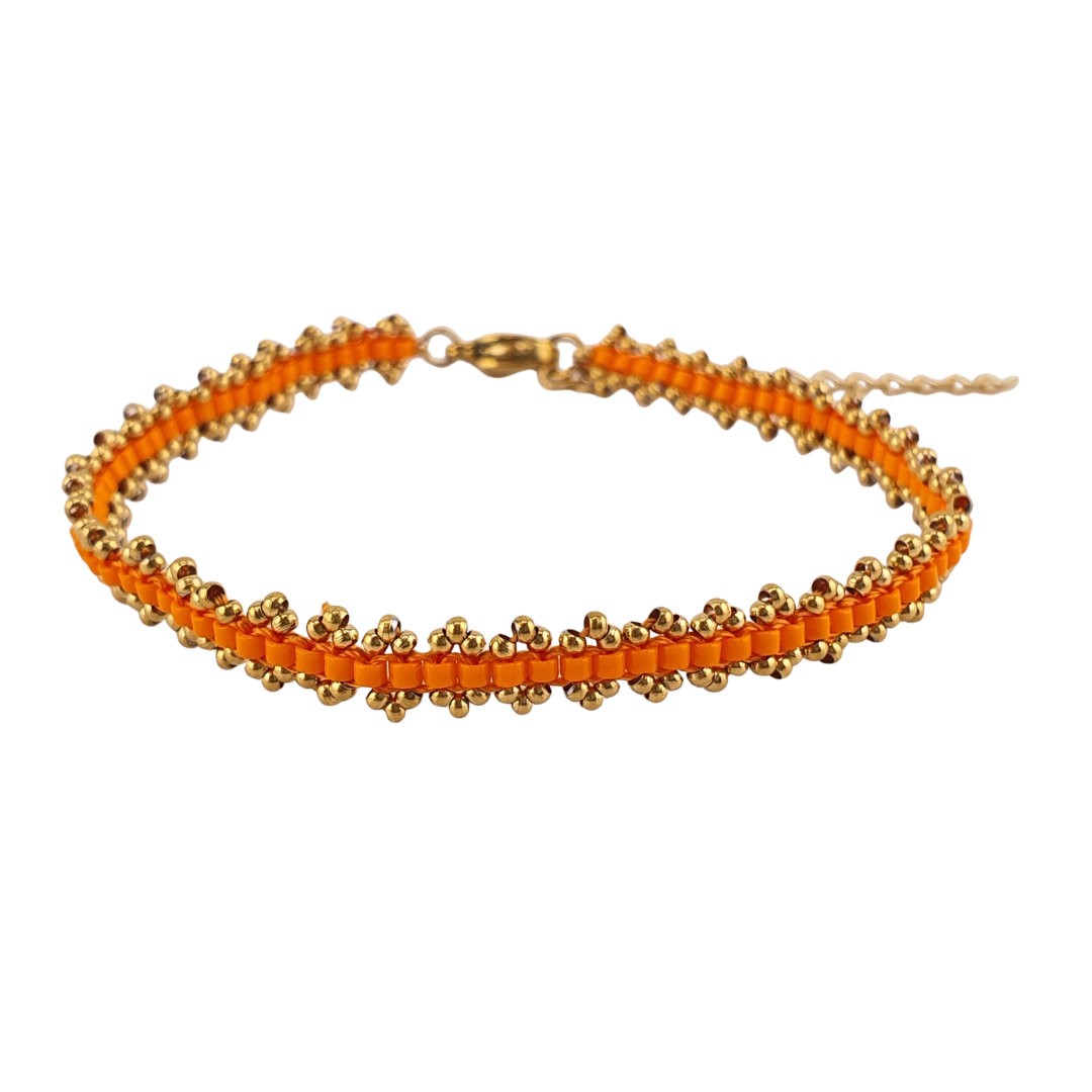 Pulsera cristales y bolitas afuera