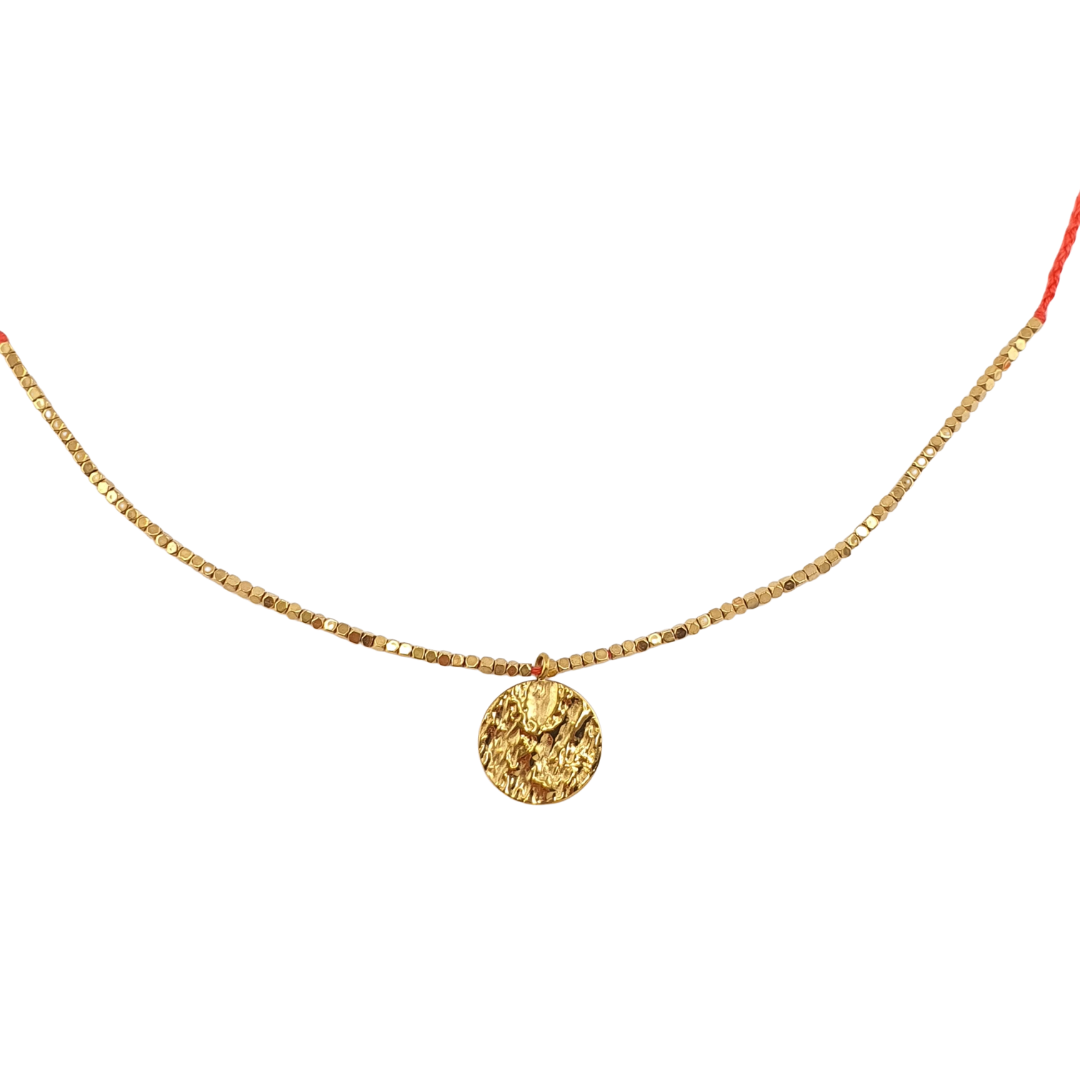 Collar hilo cubos y moneda centro