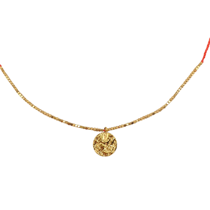 Collar hilo cubos y moneda centro