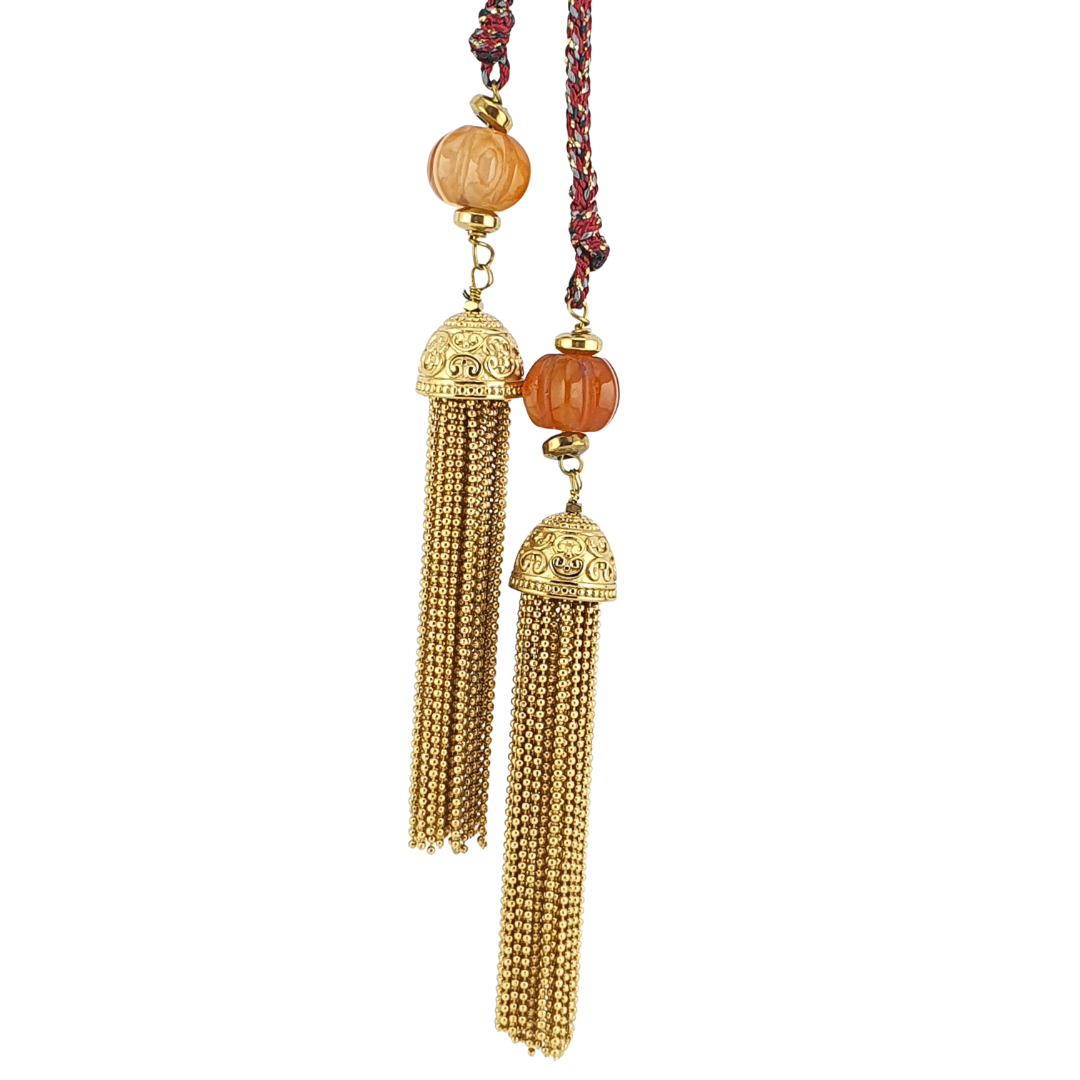 Collar Corbatero cornalinas hilo cadenas pompones