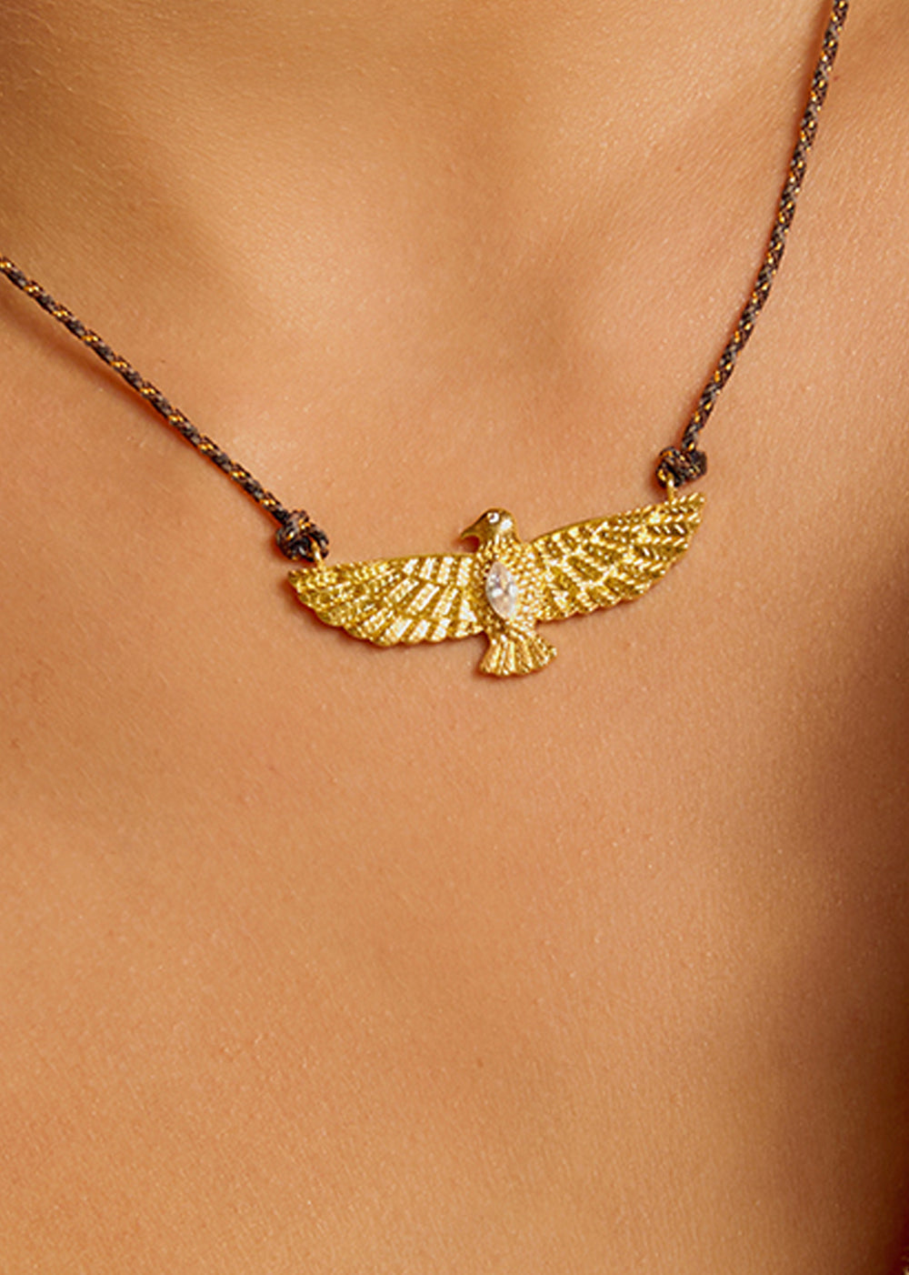 Collar aguila cordon negro